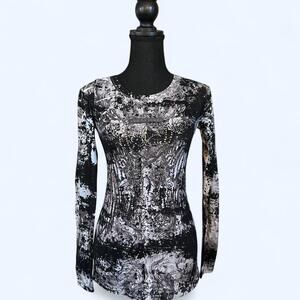 Daytrip vintage Y2K rhinestone graphic long sleeve top size small 🖤✨